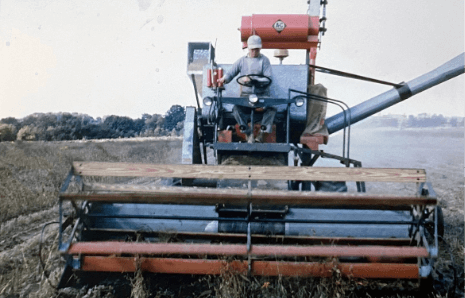 First New Gleaner Combine Sold By Mayer Farmily, 1959 Gleaner A Combine to Russ Seitner